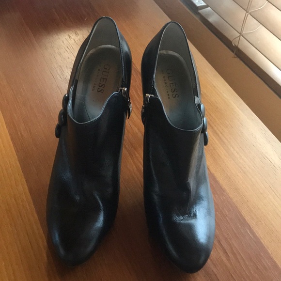 Women’s Guess shoes - Picture 2 of 5